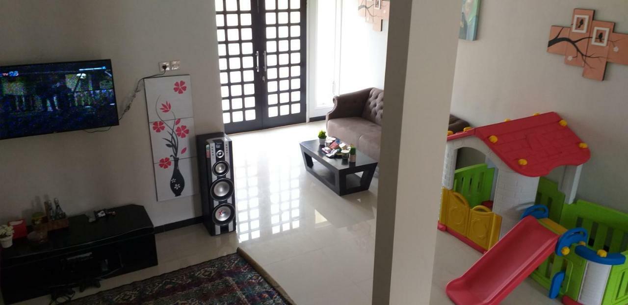 Villa Oemah Arma Rinjani 2 à Batu  Extérieur photo