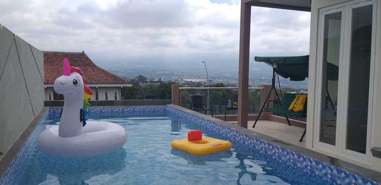 Villa Oemah Arma Rinjani 2 à Batu  Extérieur photo