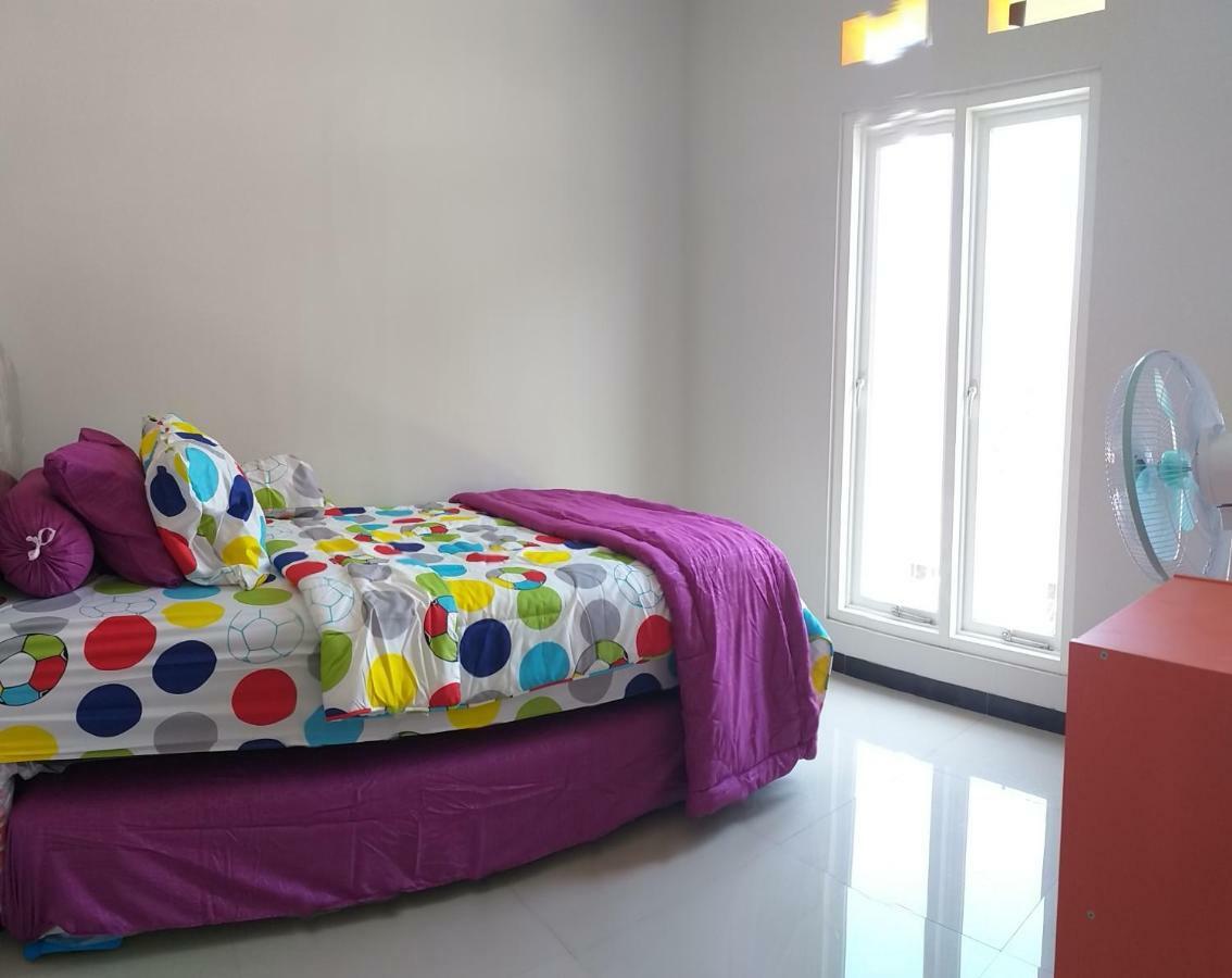 Villa Oemah Arma Rinjani 2 à Batu  Extérieur photo